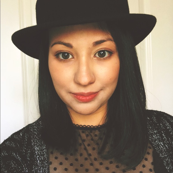 🌻MEET THE POSHER🌻 - Picture 1 of 1